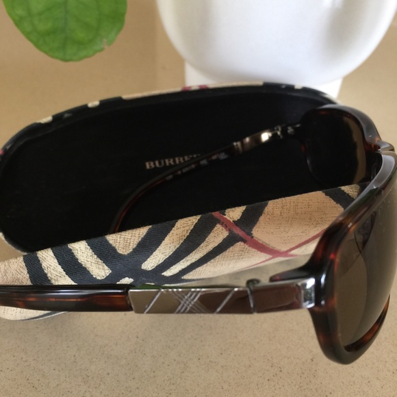 Burberry by Safilo Sunglasses - Picture 2 of 9